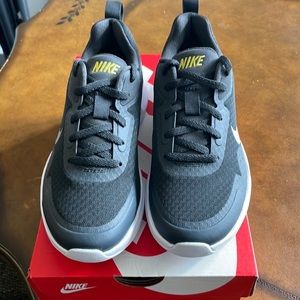 For sale Nike Women’s  Wear all day shoes size 5